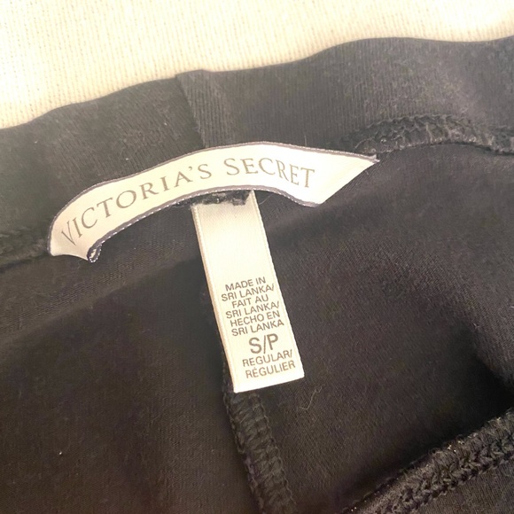 Victoria’s Secret black leggings - Picture 5 of 8